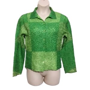 Women's Green Reversible Crinkle Button Front Long Sleeve Shirt